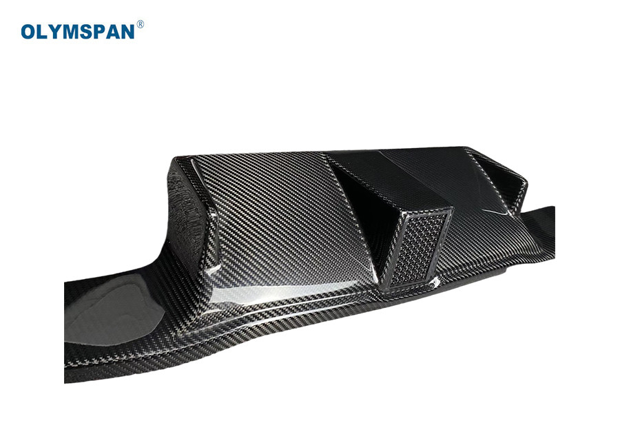 คอมโพสิตคาร์บอนไฟเบอร์ 100% ผลิตภัณฑ์ OEM ชิ้นส่วนรถยนต์ด้วยกระบวนการนึ่งฆ่าเชื้อ